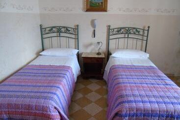 هتل Albergo Cavour