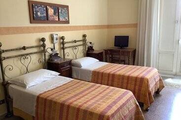 هتل Albergo Cavour