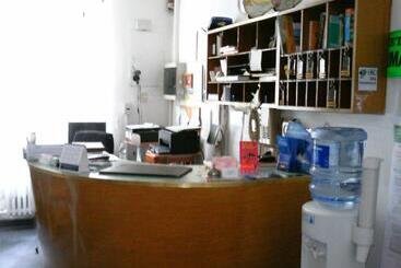 هتل Albergo Cavour Self Checkin