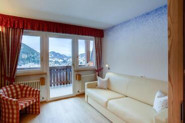 هتل Astor Suites B&b