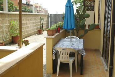هتل B&b La Casetta Ladispoli