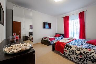 هتل B&b La Casetta Ladispoli