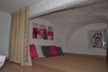 هتل B&b And Home La Piazzetta Della Pioggia