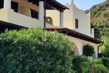 هتل Borgo Eolie