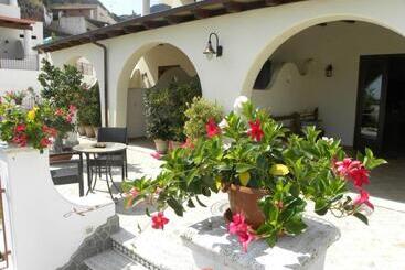 هتل Borgo Eolie