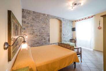 هتل Borgo San Pietro