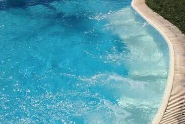 هتل Bv Airone Resort