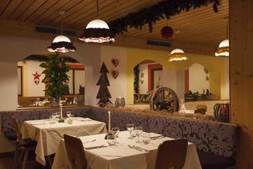 هتل Casa Alpina   Alpin Haus