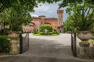 هتل Castello Di Spessa   Residenze D Epoca