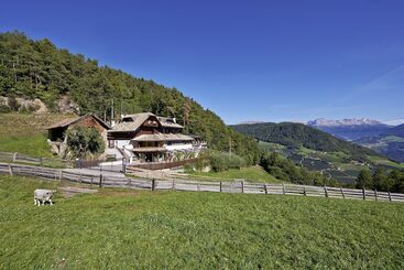 هتل Chalet Grumer Suites&spa