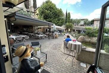 هتل E Ristorante Cassone