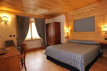 Laghetto Alpine Hotel & Restaurant