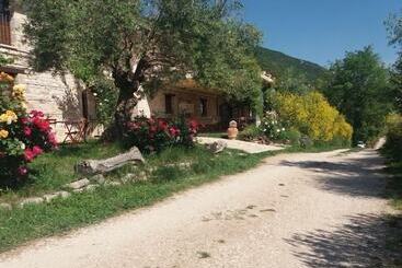 هتل Le Mandrie Di San Paolo   Farm Home