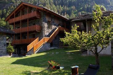 هتل Residence Le Petit Coeur