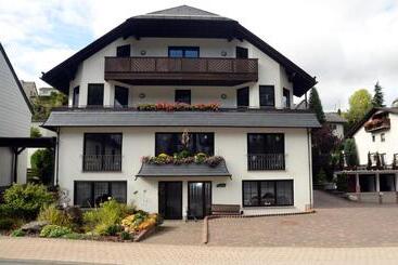 هتل Leise Garni Willingen