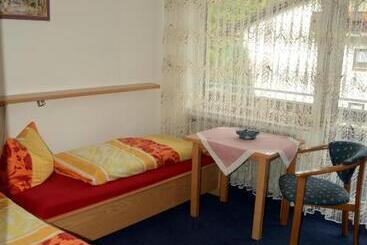 هتل Leise Garni Willingen