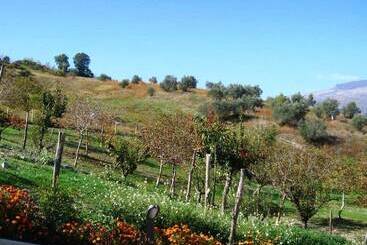 هتل Masseria Santa Lucia