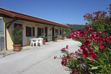 هتل Masseria Santa Lucia