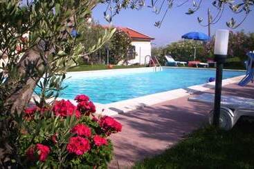 هتل Masseria Santa Lucia