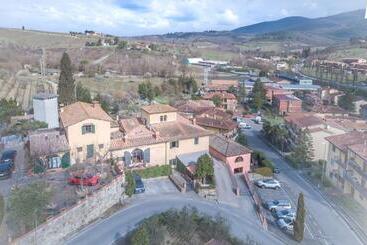 هتل Montechiari In Chianti
