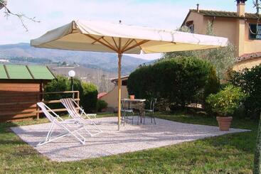 هتل Montechiari In Chianti