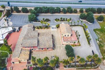 هتل Nuovo Castello Crisilio