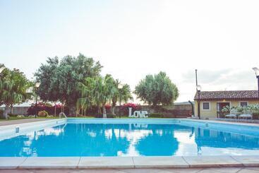هتل Nuovo Castello Crisilio