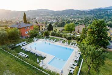 هتل Residence Corte Del Bosco
