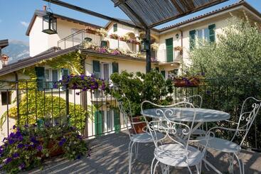 هتل Residence La Limonera