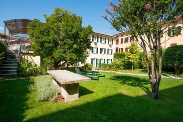 هتل Residence La Limonera