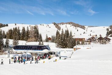 هتل Saltria Your Alpine Experience