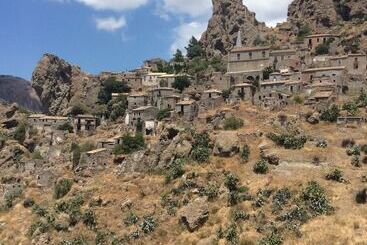 فندق Tito Serranò