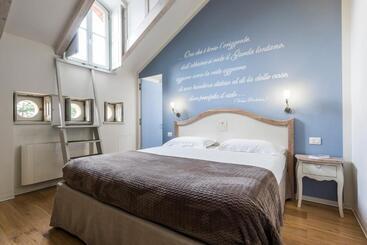 هتل Villa Italia Luxury Suites And Apartments