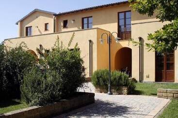 هتل Villaggio Turistico Airone