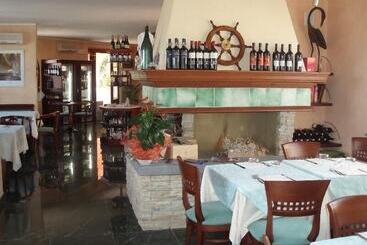 هتل Villaggio Turistico Airone