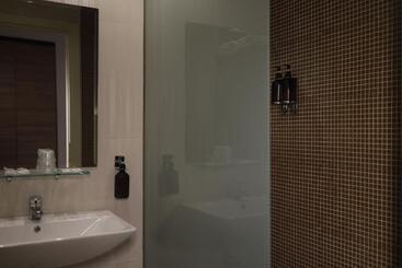 هتل Virginia Resort & Spa   Adults Only