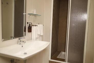 هتل Virginia Resort & Spa   Adults Only