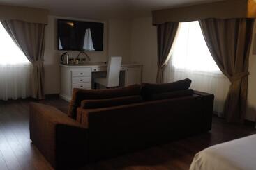 هتل Virginia Resort & Spa   Adults Only