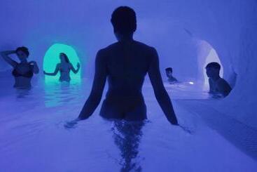 هتل Virginia Resort & Spa   Adults Only