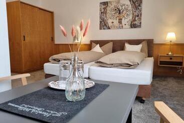 Sevda S Hotel Garni Weinforth