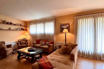 Apartament De La Vall Ferrera   L Amfitriona - Alins