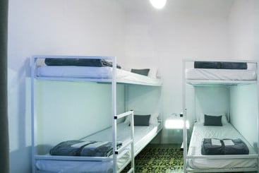 הוסטל El Jostel