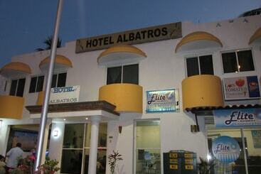 هتل Albatros