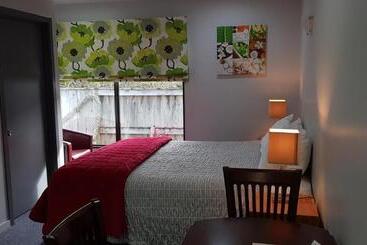هتل Anchor Down Bed & Breakfast