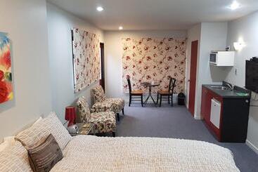 هتل Anchor Down Bed & Breakfast
