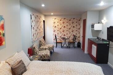 هتل Anchor Down Bed & Breakfast