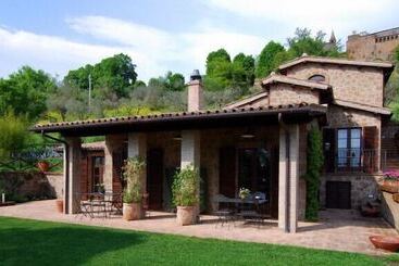 هتل B&b Casaselita