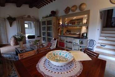 هتل B&b Casaselita
