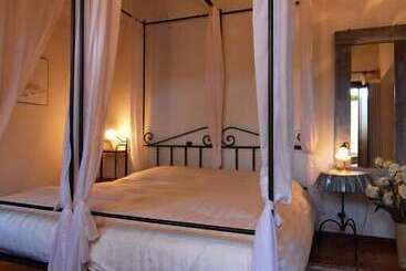 هتل B&b Casaselita