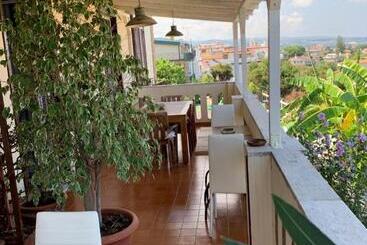 هتل B&b Villa Delle Rondini